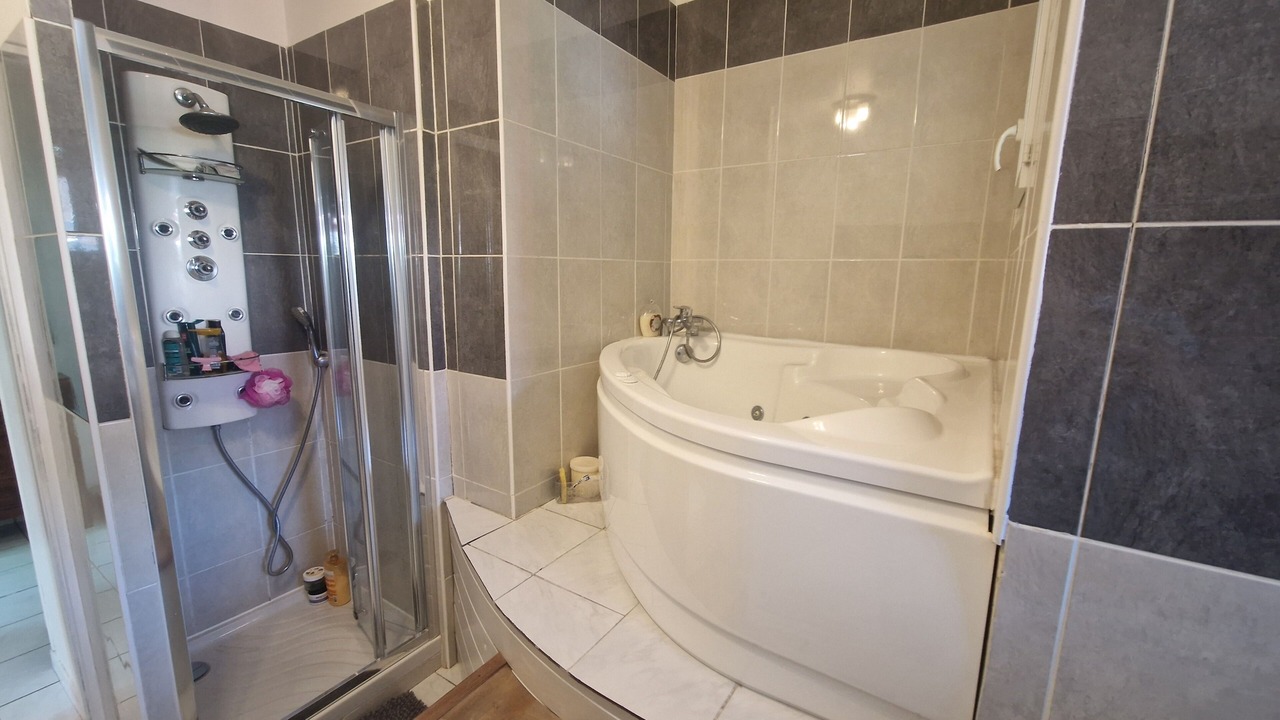 Photo of Bathroom in Les Cevennes