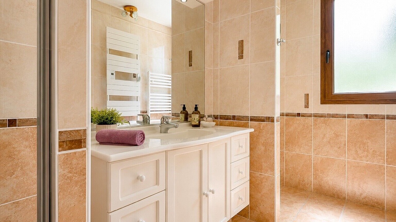 Photo of Bathroom in Bouc-Bel-Air