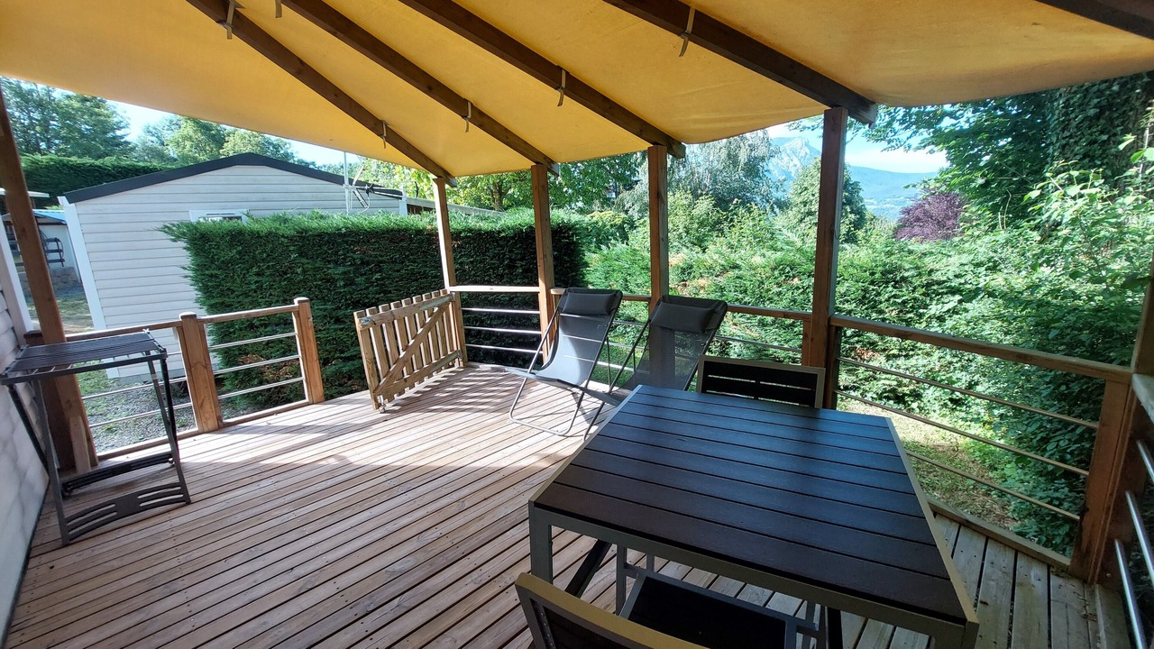 Photo of Patio Balcony in Saint-Laurent-en-Beaumont