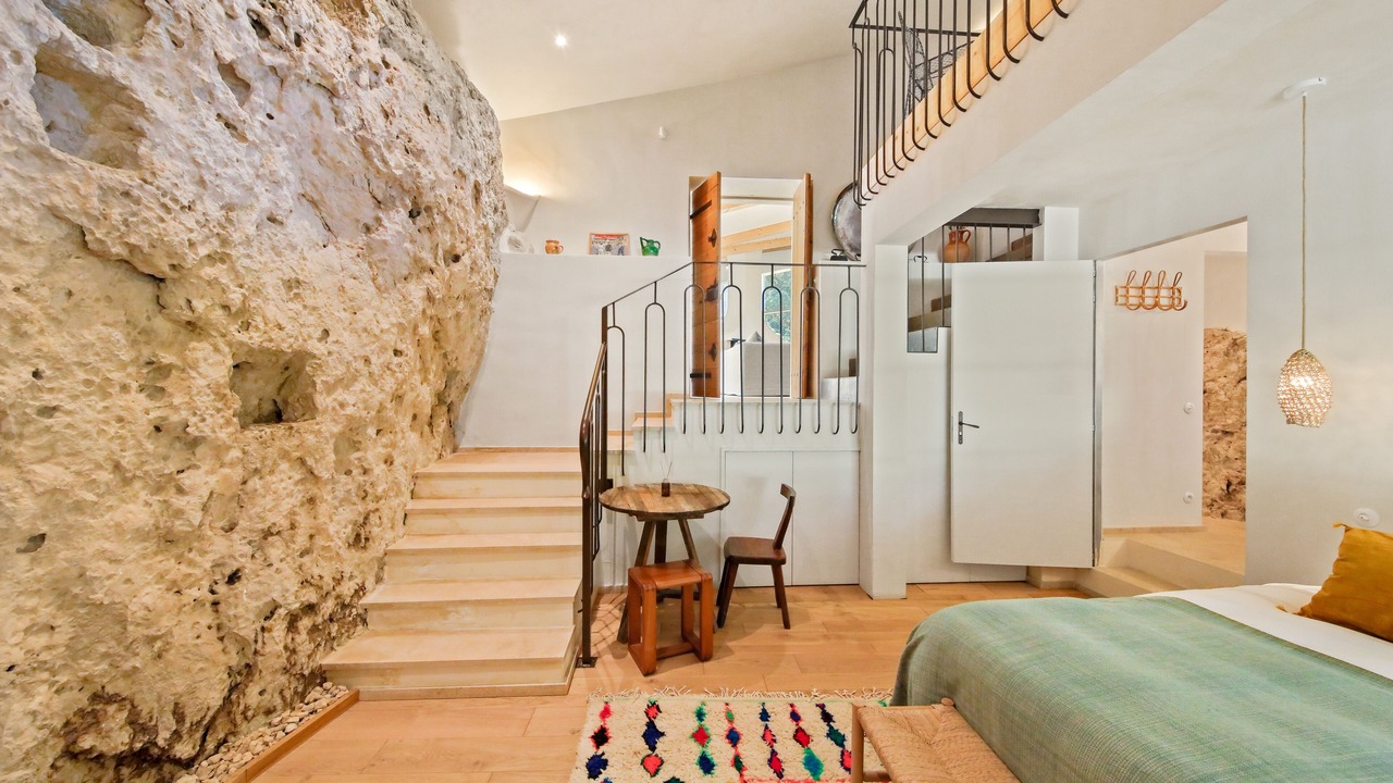 Photo of Bedroom in Meounes-les-Montrieux