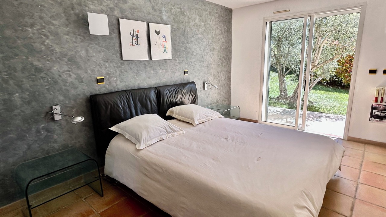 Photo of Bedroom in Eguilles