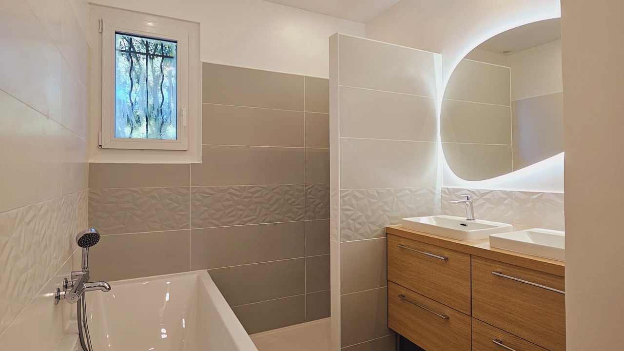 Photo of Bathroom in Saussines