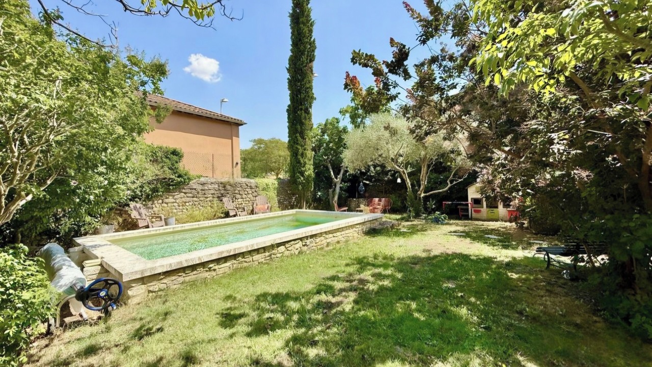 Photo of Outdoor in Sainte-Cecile-les-Vignes