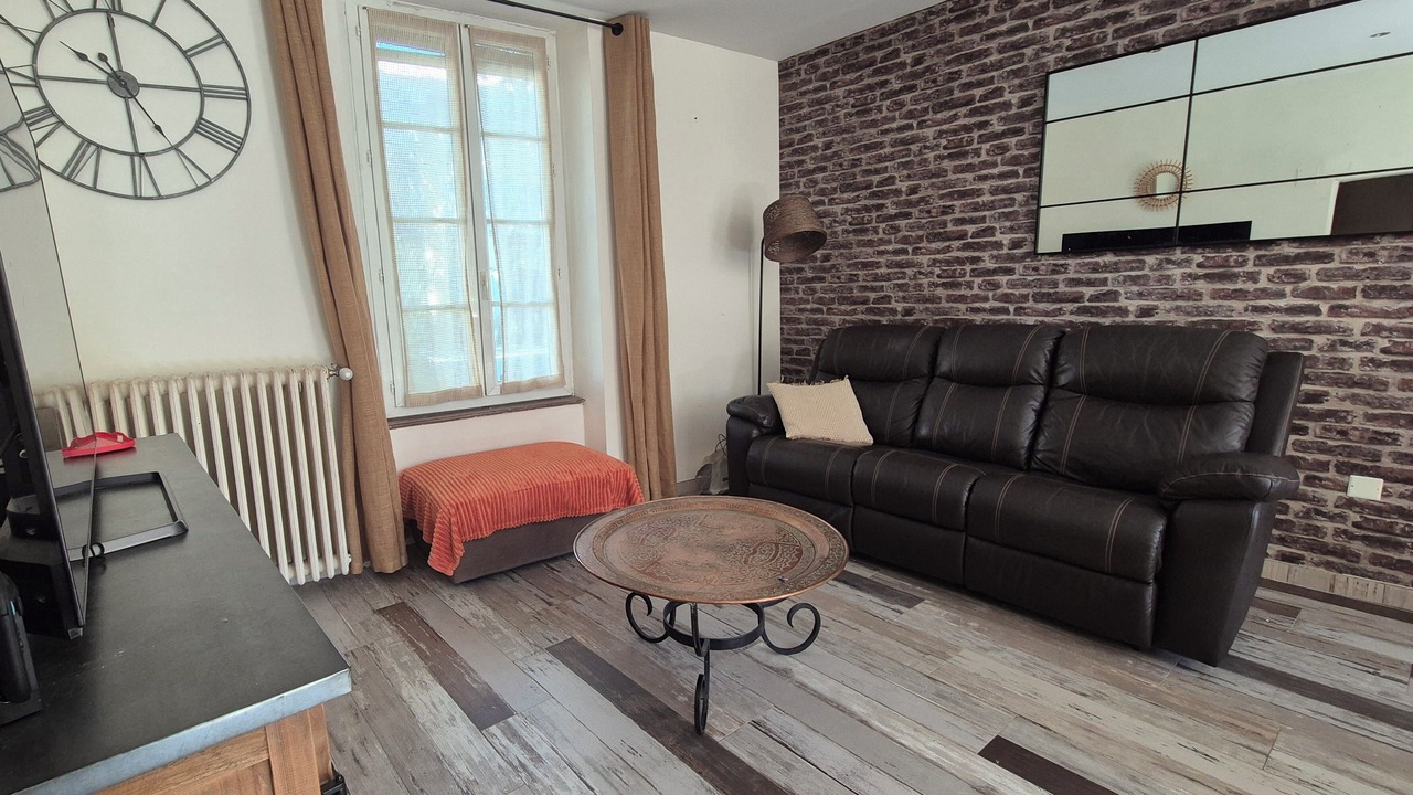 Photo of Livingroom in Sainte-Cecile-les-Vignes