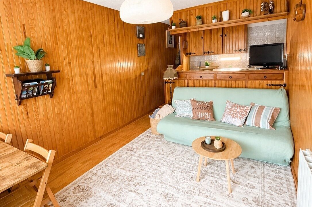 Photo of Livingroom in Saint-Leger-les-Melezes