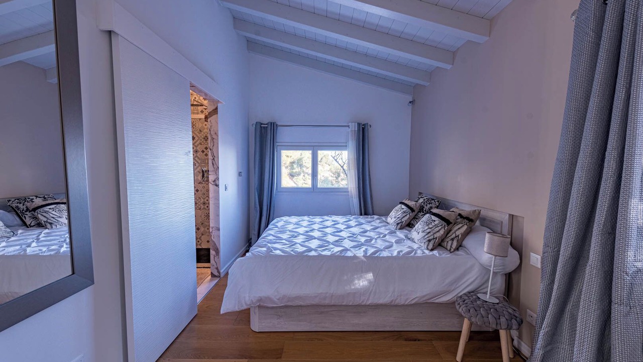 Photo of Bedroom in Beausoleil