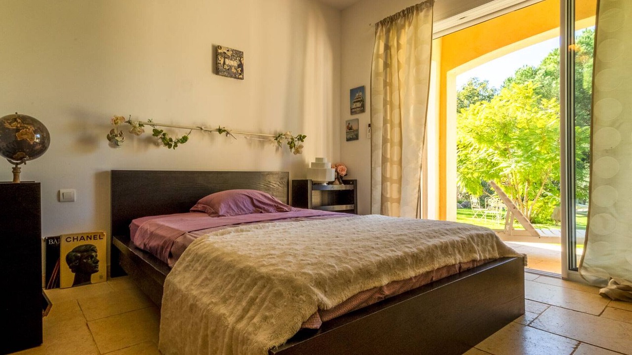 Photo of Bedroom in Bormes-Les-Mimosas