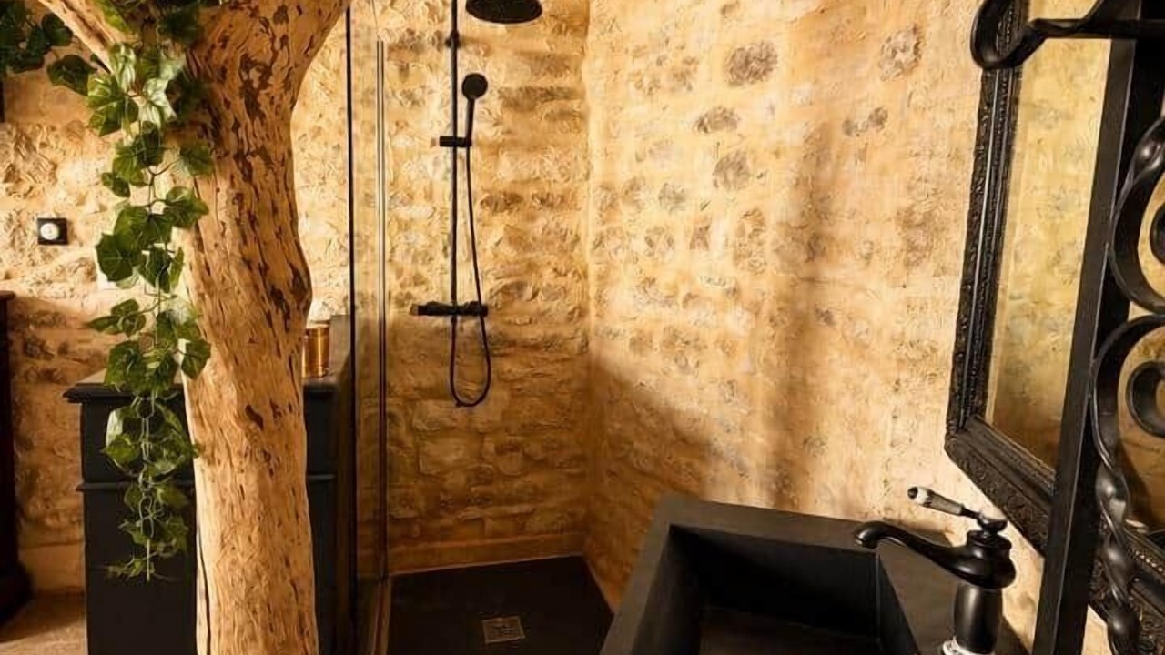 Photo of Bathroom in Caderousse