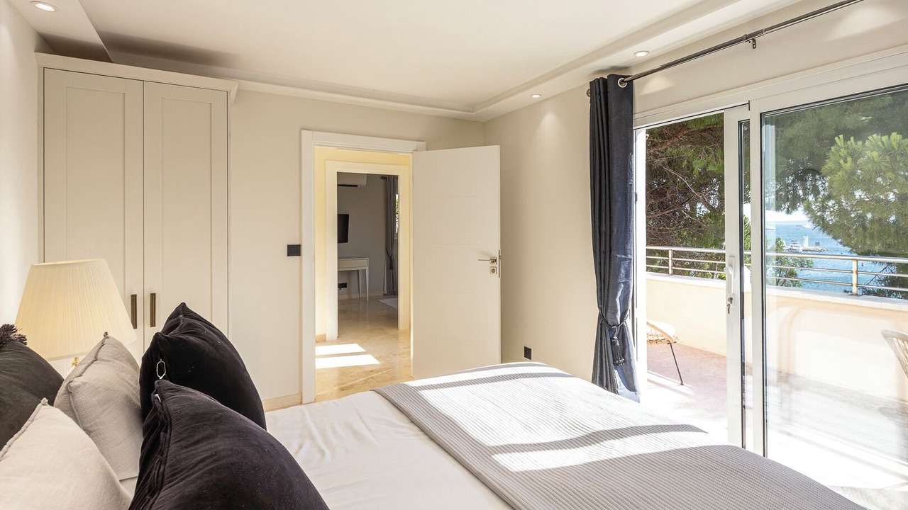 Photo of Bedroom in Cap-d'Antibes