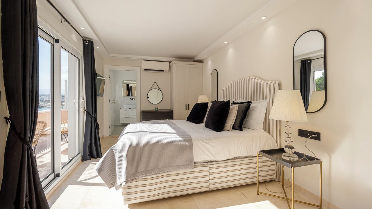 Photo of Bedroom in Cap-d'Antibes
