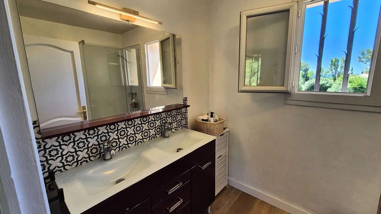 Photo of Bathroom in Saint-Mandrier-sur-Mer