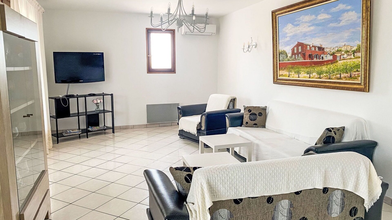 Photo of Bedroom in Caromb