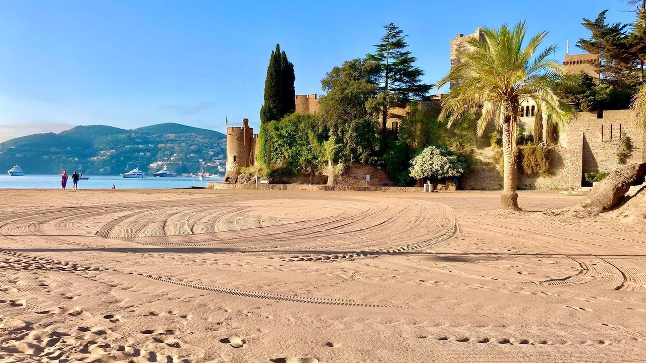 Photo of Others in Mandelieu-la-Napoule Beach
