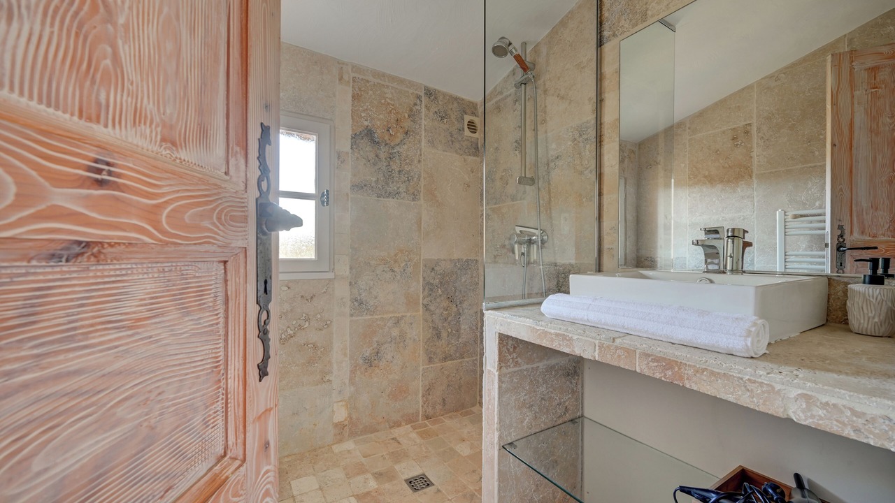 Photo of Bathroom in Paradou
