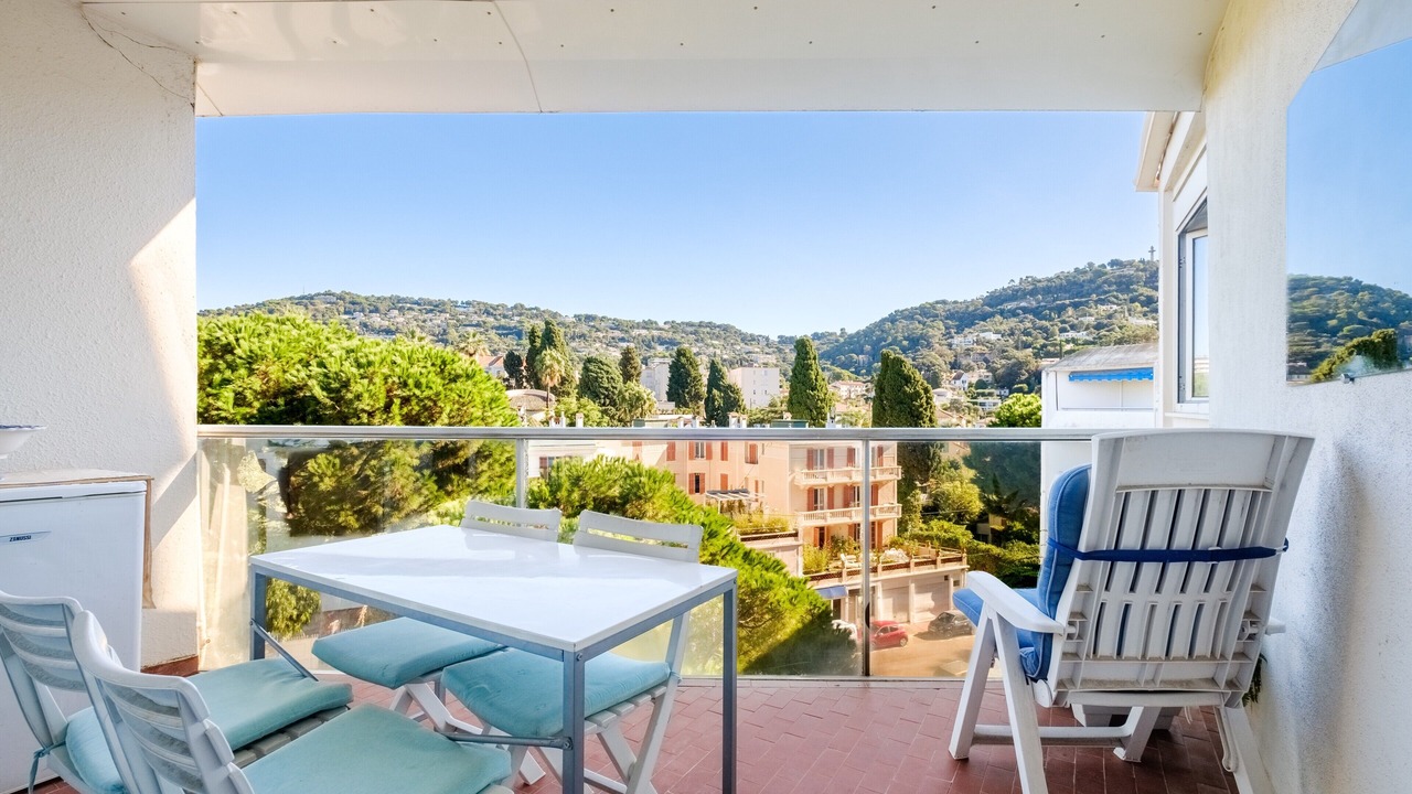 Photo of Outdoor in California - Pezou