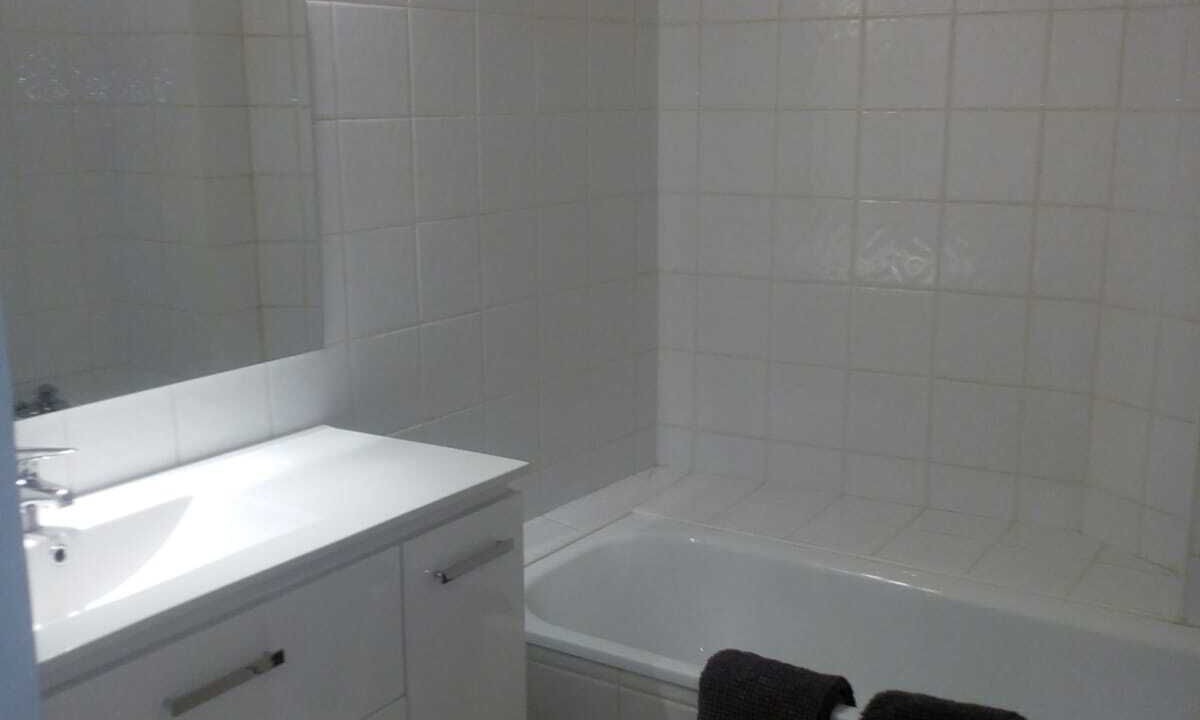 Photo of Bathroom in Aiguerelles