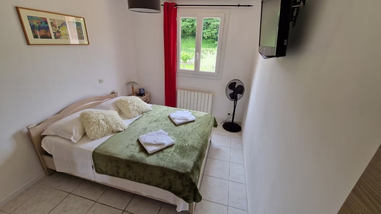 Photo of Bedroom in Saint-Paul-Trois-Chateaux