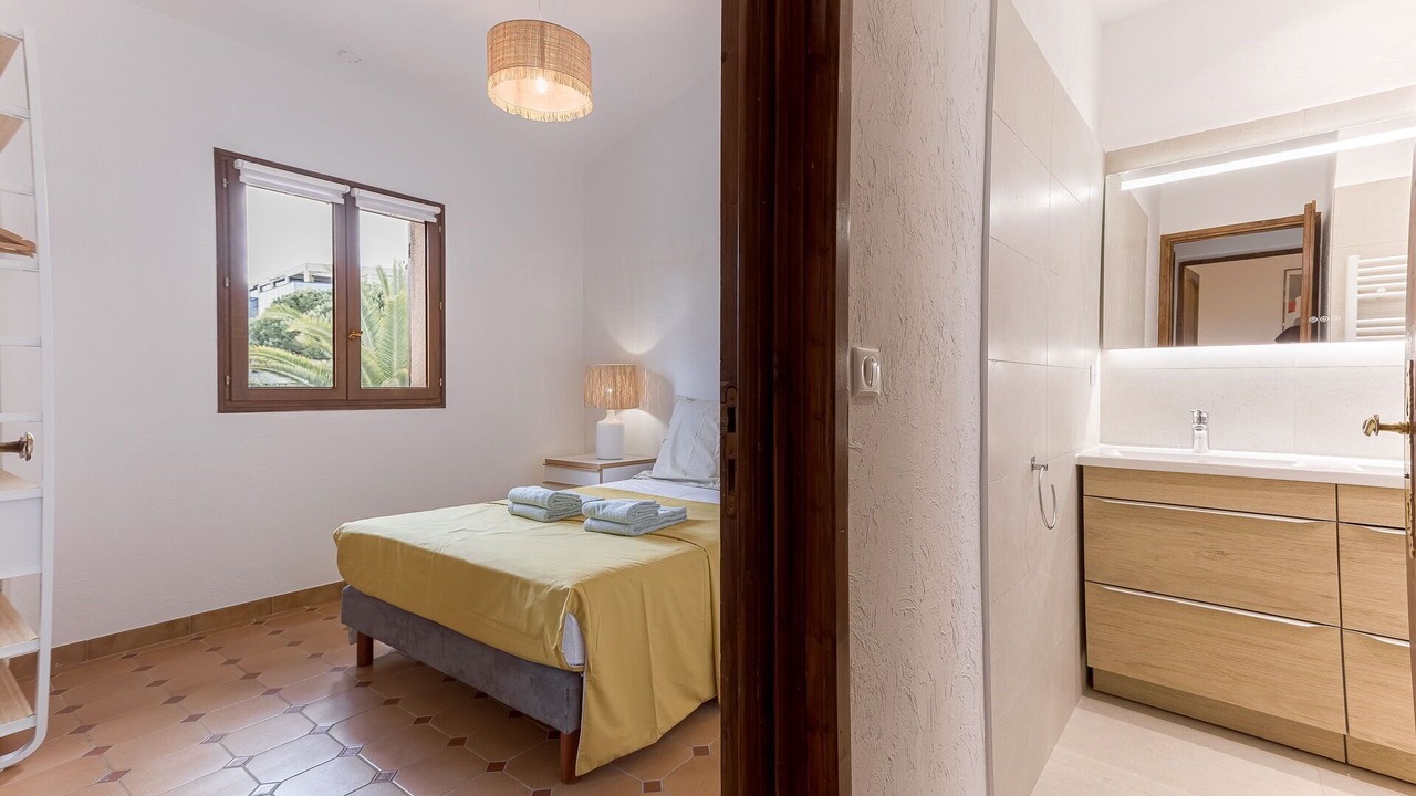 Photo of Bathroom in Mandelieu-La-Napoule