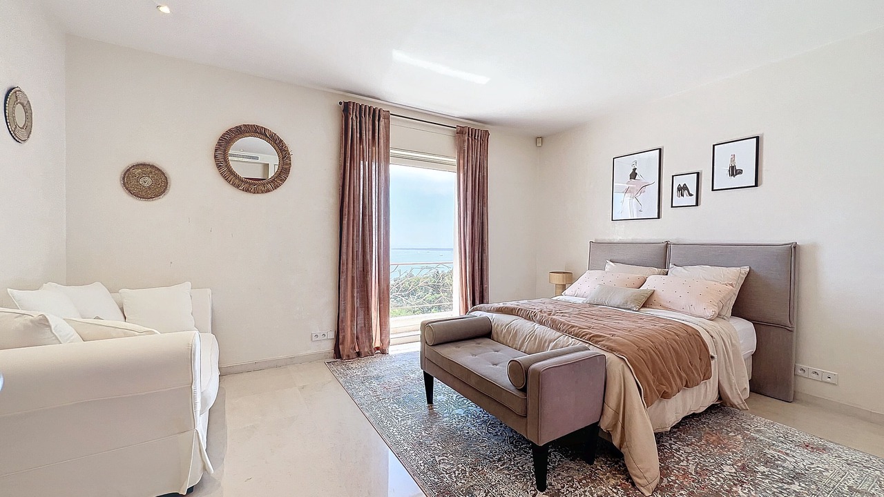 Photo of Bedroom in Golfe Juan