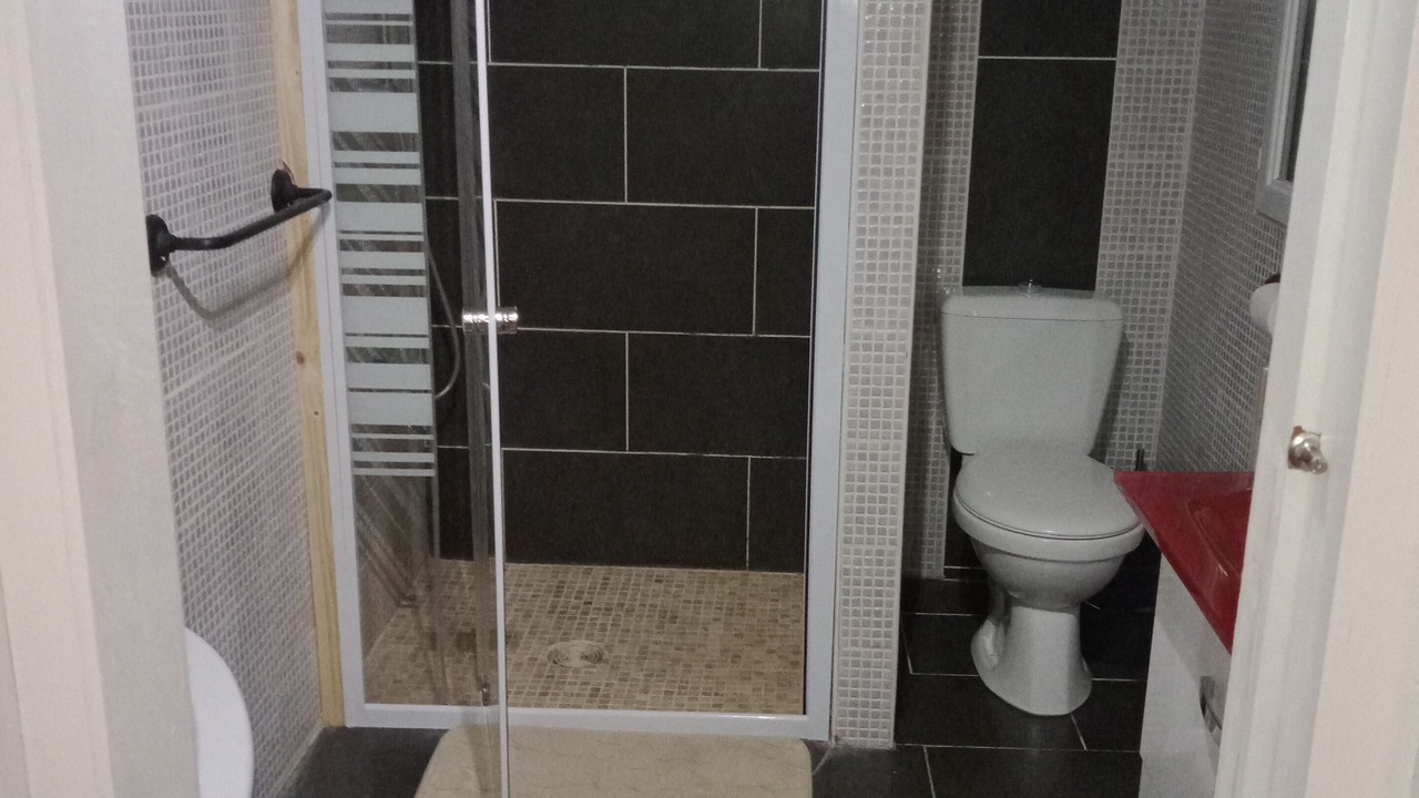 Photo of Bathroom in Caromb