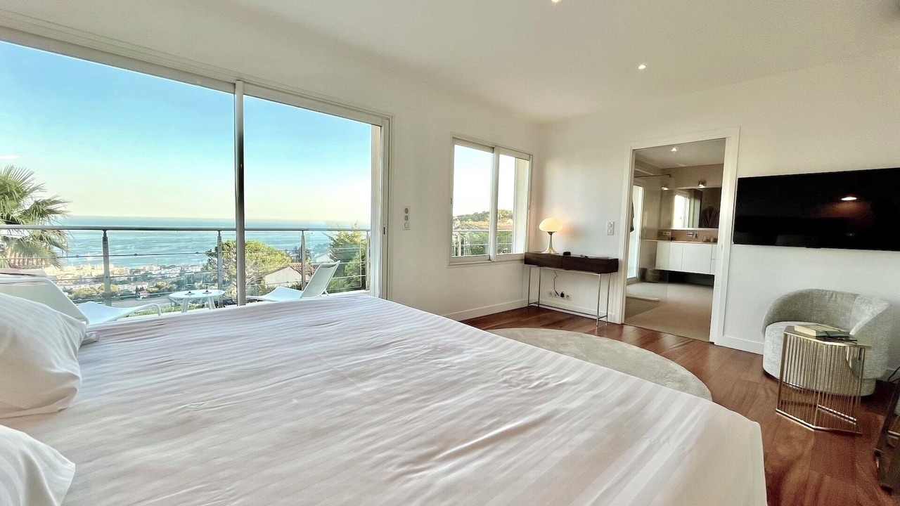 Photo of Bedroom in Vallauris