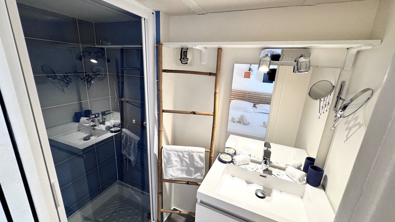 Photo of Bathroom in Nice City Centre