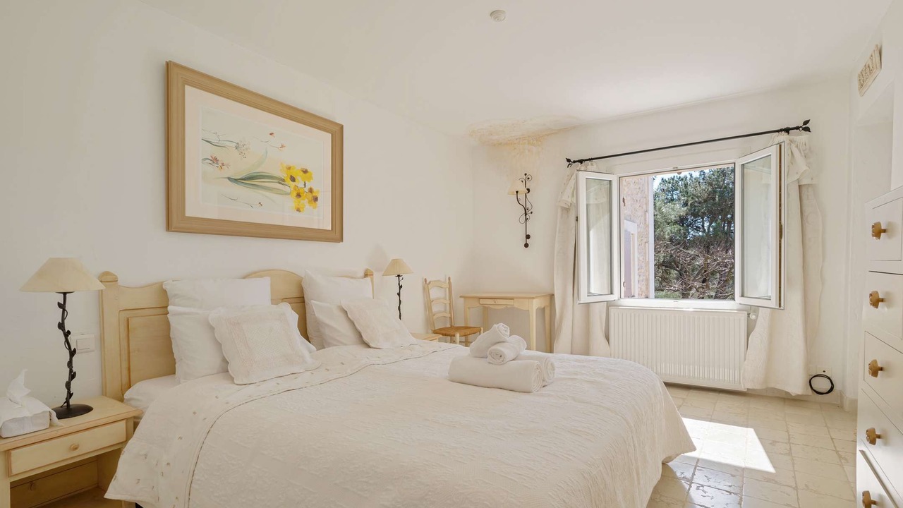 Photo of Bedroom in Orgon