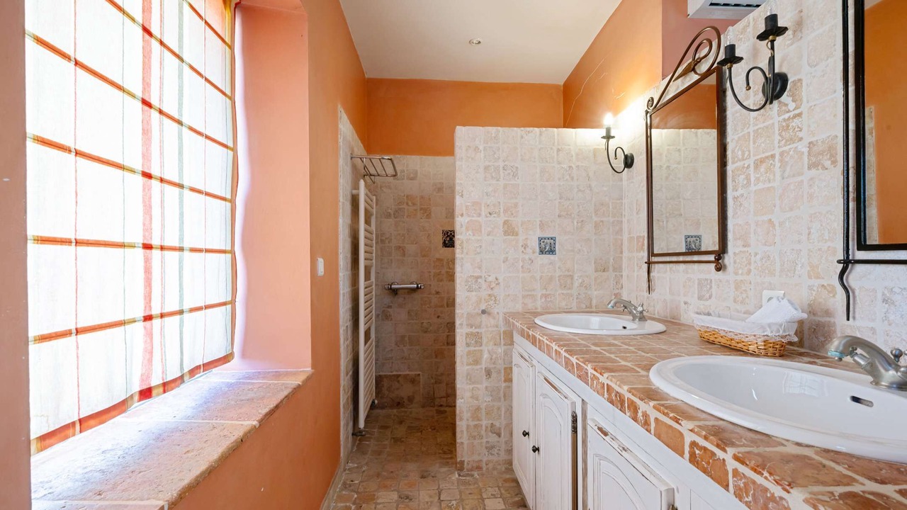 Photo of Bathroom in Orgon