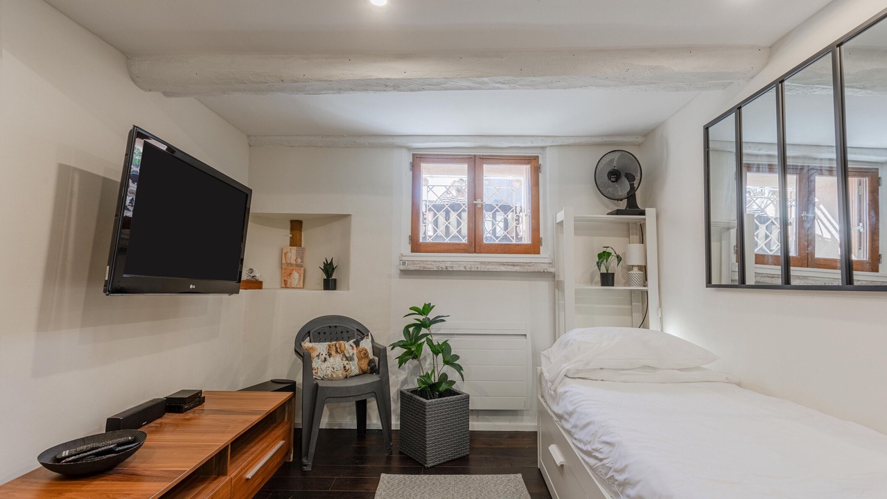 Photo of Bedroom in Frejus City Centre