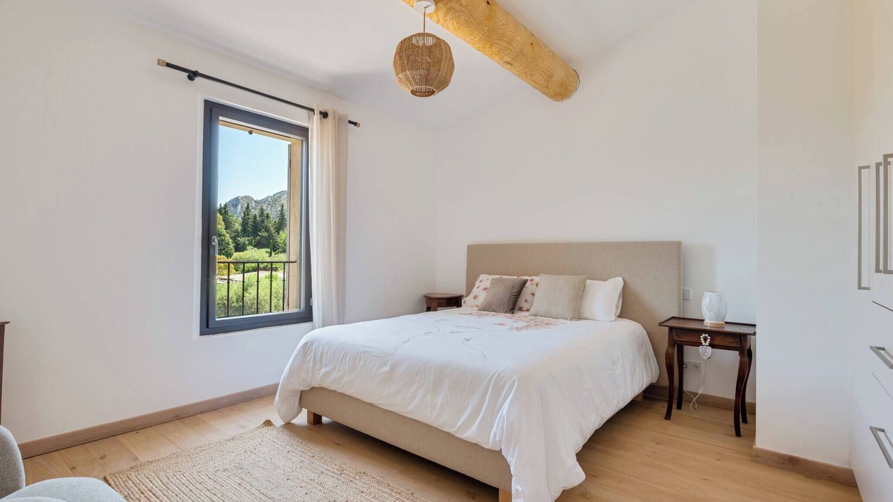 Photo of Bedroom in Eygalieres