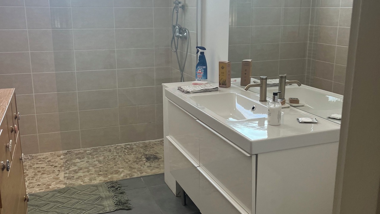 Photo of Bathroom in Lattes