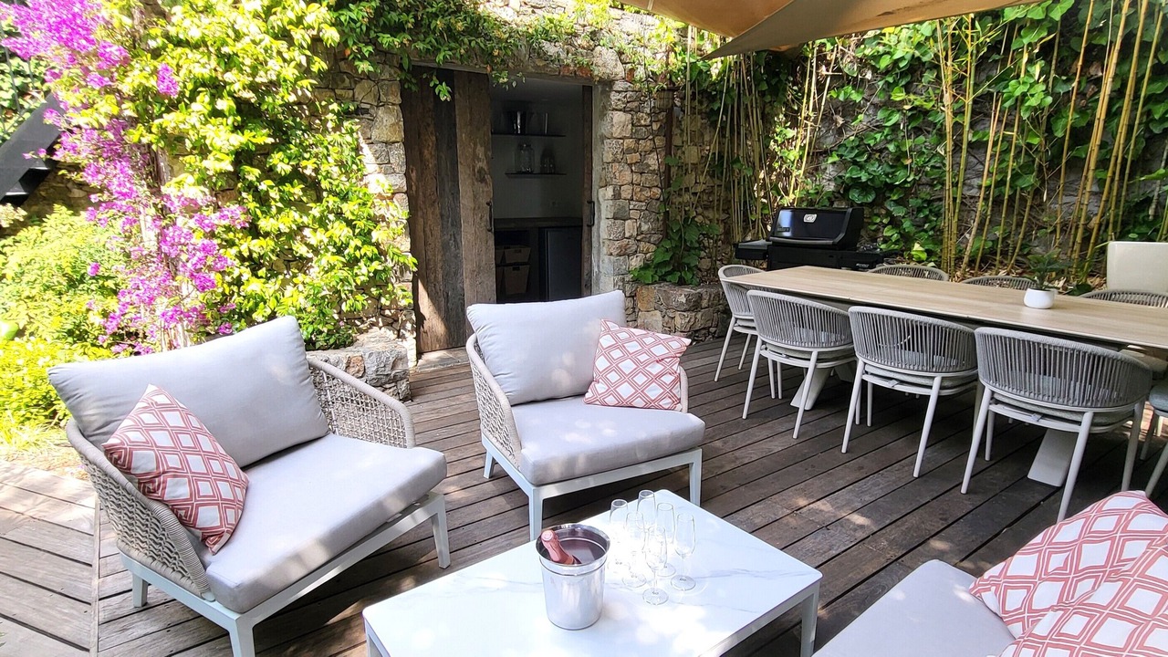 Photo of Outdoor in Cannes Old Town