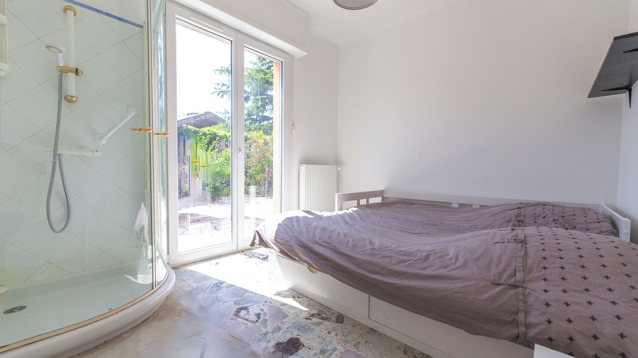 Photo of Bedroom in Mandelieu-La-Napoule