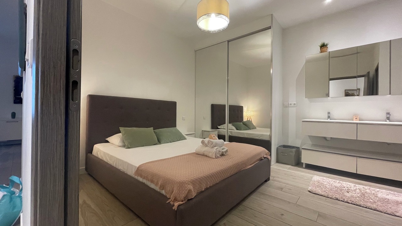 Photo of Bedroom in Beausoleil