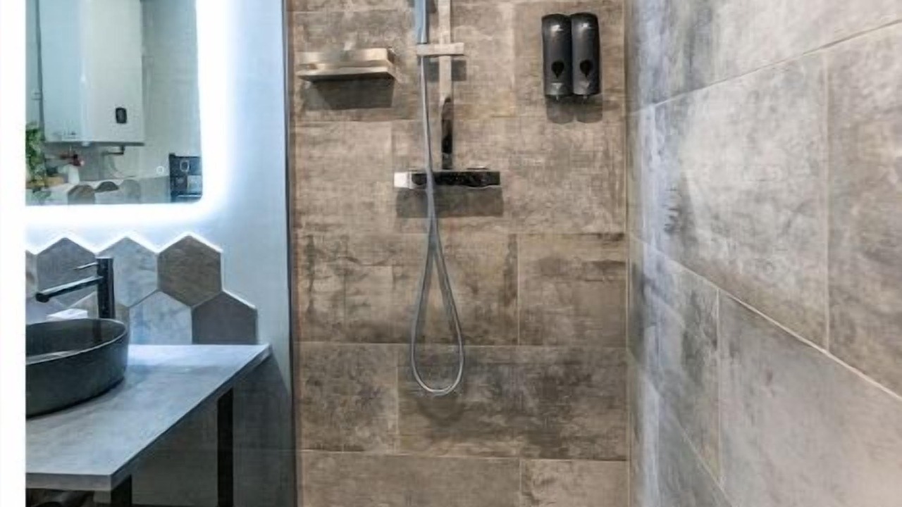 Photo of Bathroom in Hotel-de-Ville