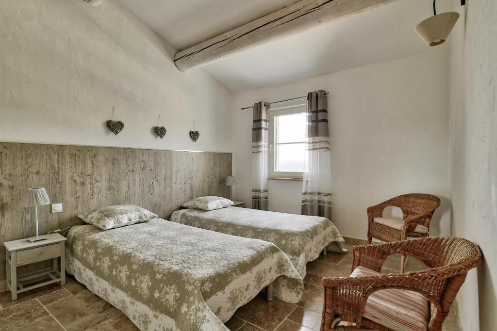 Photo of Bedroom in Saint-Saturnin-les-Apt
