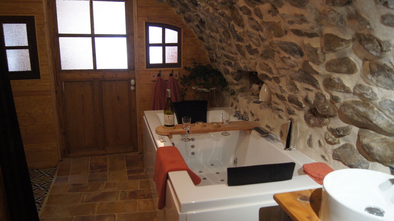 Photo of Bathroom in La Roche-des-Arnauds