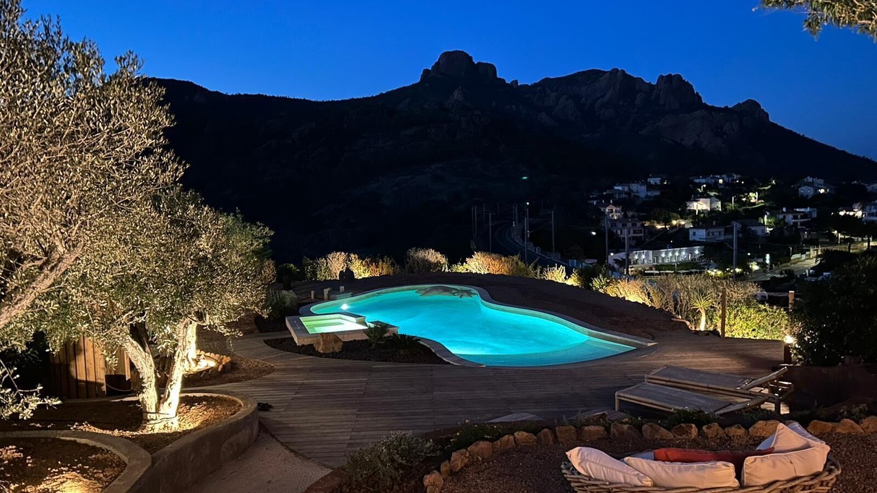 Photo of Outdoor in Antheor