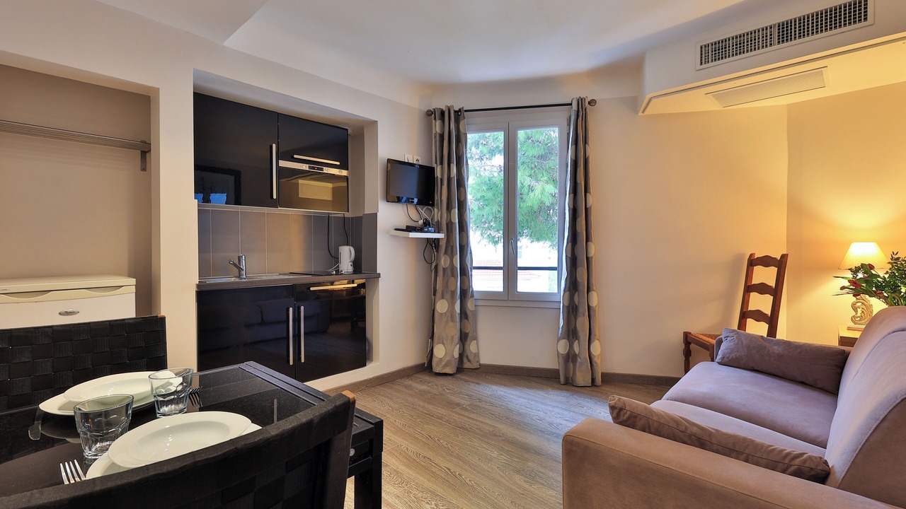 Photo of Bedroom in Juan-les-Pins