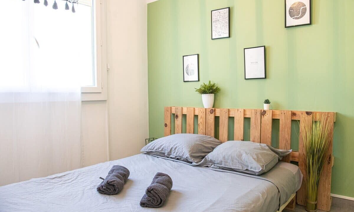 Photo of Bedroom in Saint-Lambert