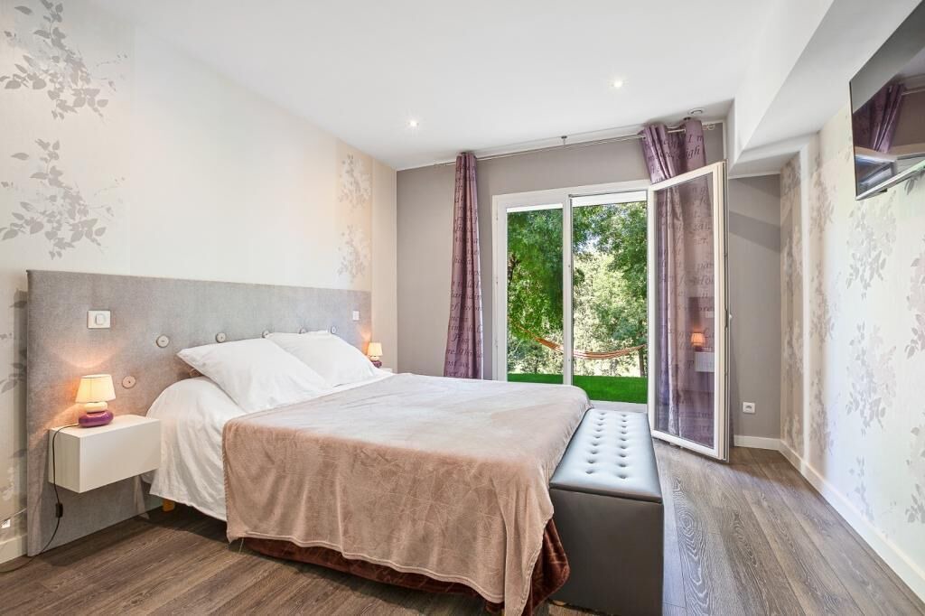 Photo of Bedroom in Chateauneuf-Grasse