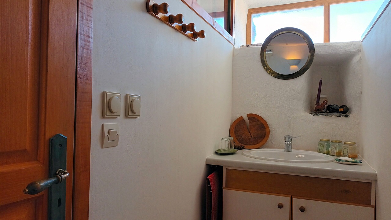 Photo of Bathroom in Castelnau-Pegayrols