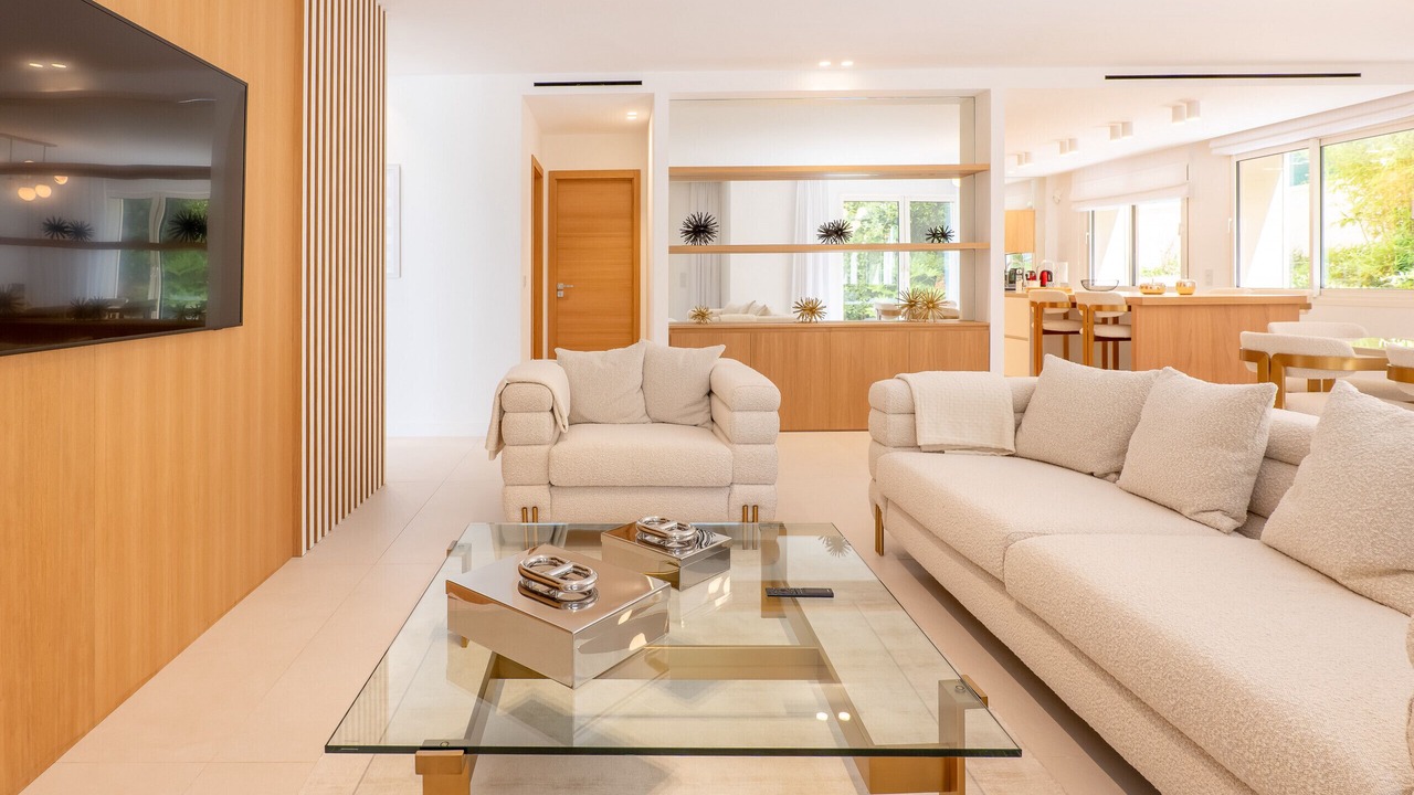 Photo of Livingroom in California - Pezou