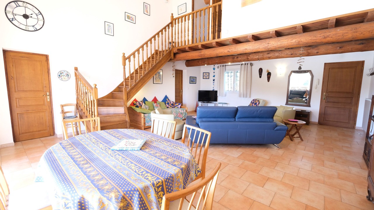 Photo of Livingroom in Aureille