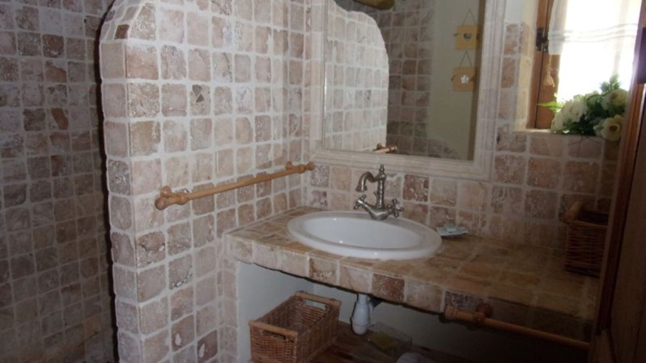 Photo of Bathroom in Maillane