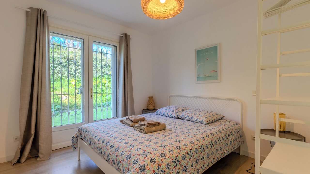 Photo of Bedroom in Cap-d'Antibes