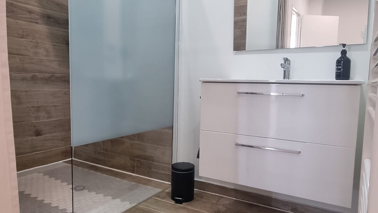 Photo of Bathroom in Juvignac