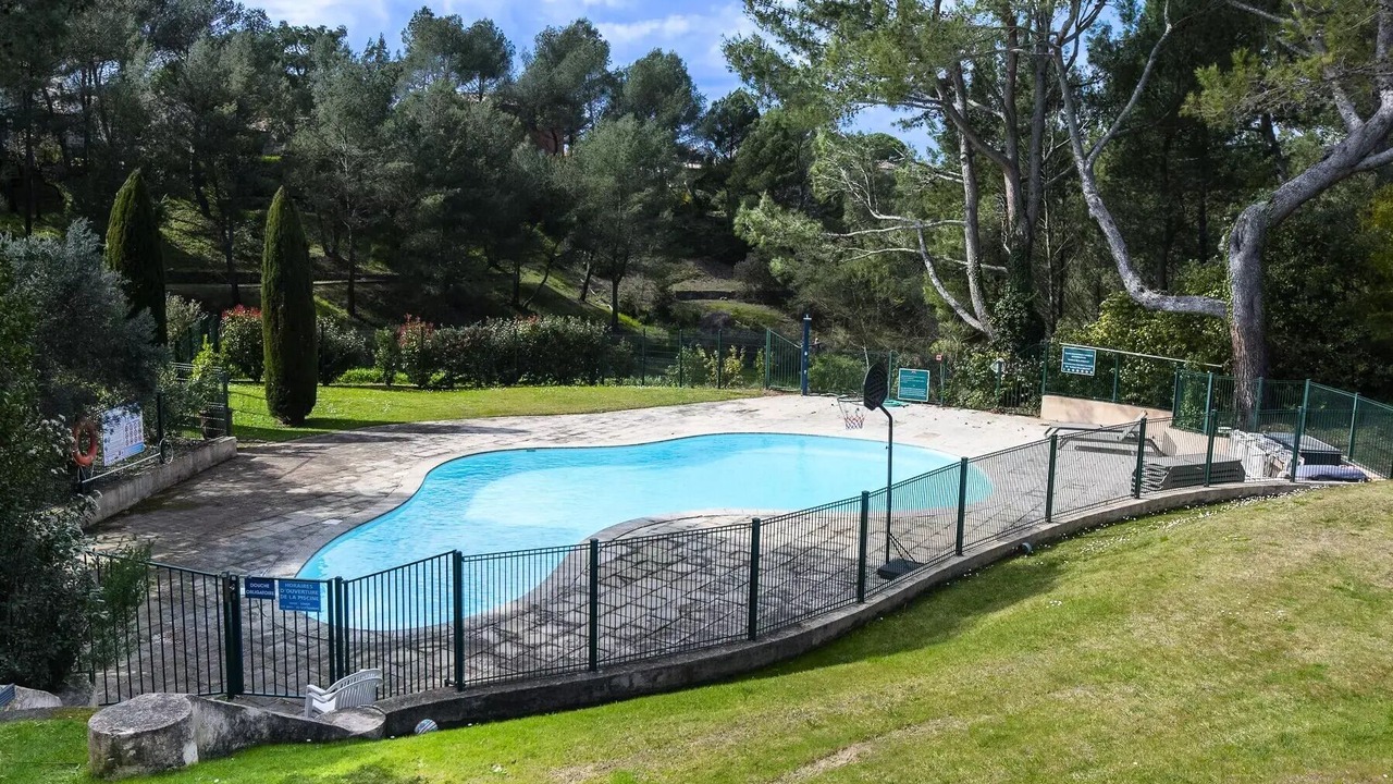 Photo of Outdoor in Pont Royal