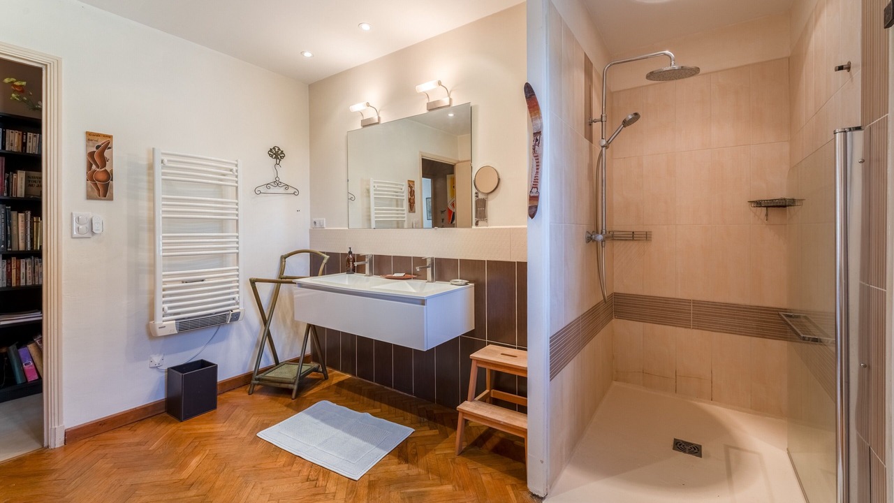 Photo of Bathroom in Caromb