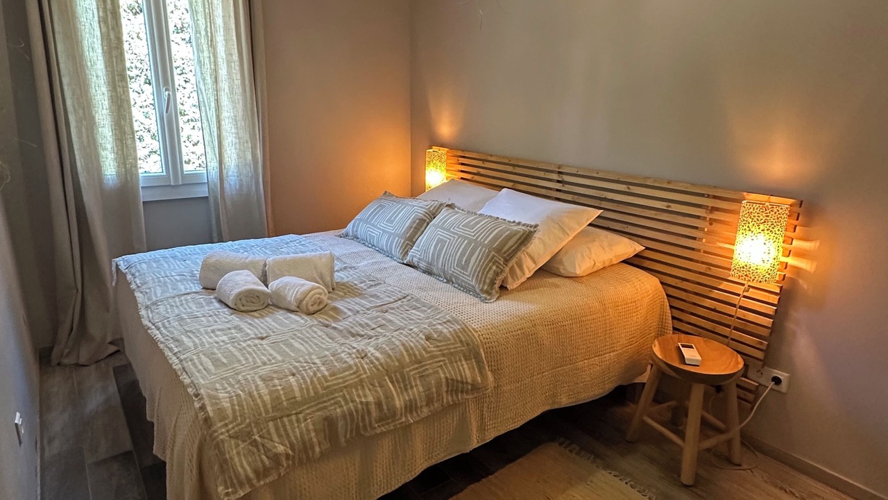 Photo of Bedroom in Maussane